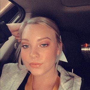 Meet your Posher, Kayton